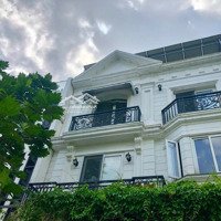 Bán Biệt Thự Phú Mỹ Hưng, 8X18M, 37 Tỷ, Nhà Có Hầm.
