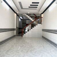 Chủ ngộp bank cần bán gấp nhà  60M2 gần UBND, SR giá 1,2tỷ