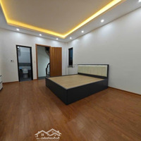 Nhỉnh 5 Tỷ Bán Nhà Ôtô Vào Nhà, Nhà Xe 7 Chỗ Tránh. Dt: 32/35M2, 5 Tầng, Mặt Tiền = Hậu 4,1M