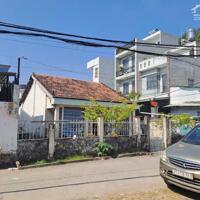 Nhà cấp 4 hẻm thông xe hơi đường Tăng Nhơn Phú, kề CĐ Công Thương, Quận 9, DT 140m2/5.95tỷ.