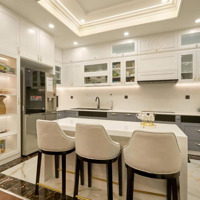 Bán Gấp Biệt Thự Amelie Villa Phú Mỹ Hưng,Diện Tích297M2, Sổ Hồng, Thang Máy Nội Thất Hạng Sang. Giá Tốt