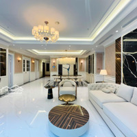 Bán Căn Hộ Cao Cấp Vincom Center 190M2, 3 Phòng Ngủ 3 Vệ Sinh View Hồ Bơi, Tặng Nội Thất Decor Cao Cấp 100%