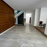 Bán 10Mx30M Đường Trường Sơn, Sân Bay Phường 2, Q.tân Bình, Có Sẵn Nhà 3 Lầu Sân Vườn