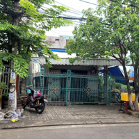 Cần Đất Tặng Nhà Cấp 4Diện Tích110M Đường 10.5M