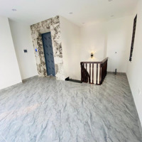 Bán Nhà Cự Khối - Long Biên - Lô Góc - Ô Tô Chạy Vào Nhà - Có Thang Máy - 42M2 - 9,23 Tỷ.