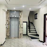 Bán Nhà Cự Khối - Long Biên - Lô Góc - Ô Tô Chạy Vào Nhà - Có Thang Máy - 42M2 - 9,23 Tỷ.