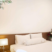 Bán Toà Chdv Khu Vực Thảo Điền, Q.2. Dt: 8,5X18M. Kc: Trệt, 3 Lầu, Sân. Hđt: 150 Triệu/Th. Giá: 44 Tỷ