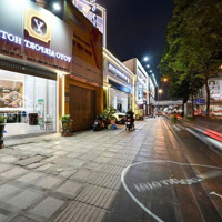 Khách Sạn Mặt Tiền Trần Quốc Hoàn,Diện Tích: 4.5X27M, Hầm 7 Tầng 17.P Nội Thất, Hđt: 110 Triệu, 29.5 Tỷ