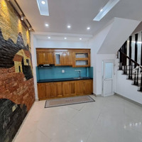 Trung Tâm Bắc Từ Liêm. Ủy Ban Đại Học Mỏ, 5 Tầng Ô Tô Tránh Nhà Mới Đẹp - Thoáng Mát View Sông, K/D
