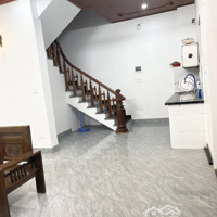 Cho Thuê Nr Ở Cự Khối, 7,5 Triệu, 40M2, 1 Phòng Ngủ 2 Vệ Sinh Đẹp, Full Nội Thất