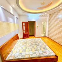 Nguyễn Khang - Cầu Giấy - Đẹp Lung Linh, Thoáng Trước Sau, Ngõ Thông Rộng Ba Gác Đỗ Cửa - 7,9 Tỷ L