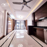 Bán Nhà Trung Tâm Cầu Giấy - Kinh Doanh - Oto Vào Nhà - Vỉa Hè 10M - Thông Sàn - 50M 7 Tầng 21 Tỷ
