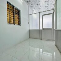 Nhà lầu rộng 3 phòng ngủ, gần siêu thị Vincom Hùng Vương