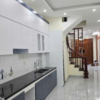 Bán Nhà Riêng Sát Phố Tại Lĩnh Nam, Hoàng Mai, Hà Nội, 8,8 Tỷ, 50M2, View Đẹp Hot!