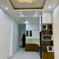 Bán nhà Ngọc Thuỵ,Long Biên 5 tầng,35m oto đỗ cổng nhỉnh 6 tỷ