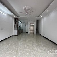 Nhà Bát Khối - Gara - Thang Máy - Diện Tích Rộng - Mặt Tiền Đẹp - Giá Hợp Lí