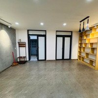 Bán Nhà Dương Quảng Hàm Sau Lưng Emart Gần Văn Lang-Bến Hải Dt: 5.6X9.5M 3 Lầu-Chỉ 6.1 Tỷ Nhà Mới