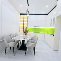 Bán Nhà Mới 9 Tỷ, 37M2 Tại Hoàng Quốc Việt, Cầu Giấy, Ô Tô 10M, Thang Máy, Full Nội Thất