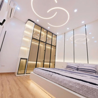Bán Nhà Mới 9 Tỷ, 37M2 Tại Hoàng Quốc Việt, Cầu Giấy, Ô Tô 10M, Thang Máy, Full Nội Thất