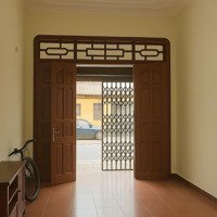 Chính Chủ Cho Thuê Nhà Mặt Phố, 3 Tầng. Vị Trí Đẹp, Tiện Làm Văn Phòng, Kinh Doanh, Hộ Gia Đình