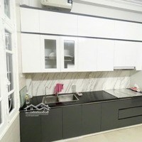 Bán Nhà Ngọc Lâm 40M2, 3 Tầng, Ô Tô Đỗ Cổng, 1 Bước Ra Phố- Giá Bán 4,9 Tỷ.