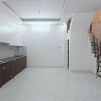 Bán Căn Nhà Cực Đẹp, Cự Khối, Ngõ Thông, Ô Tô Đỗ Cửa, 35M2, Giá Bán 5,25 Tỷ