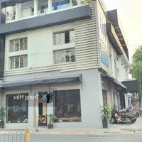 Góc 2Mt , Phùng Khắc Khoan + Nguyễn Thị Minh Khai Quận 1 . Dt. 10 X 24M = 240M2 . Giá Bán 120 Tỷ