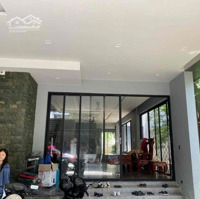 Siêu Phẩm Biệt Thự Cao Cấp - Biển Mỹ Khê - Diện Tích 303M2 - Sẵn Hợp Đồng Thuê 80 Triệu/Th - Giá Bán 23 Tỷ