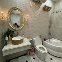 Cho thuê nguyên căn 5 phòng ngủ tại Vinhomes Marina