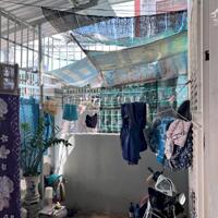 Nhà hẻm Lê Hồng Phong-Phước Hải-Nha Trang. DT: 95m2, đường xe 2.5T ra vào. -Đường rộng rãi, oto vào đến nhà.