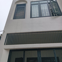Bán Nhà Dân Xây Phú Diễn, 40M2 4 Tầng, Ô Tô Đỗ Cửa, Tiện Ích Xung, Sầm Uất, Ra Cổng Là Ra Phố