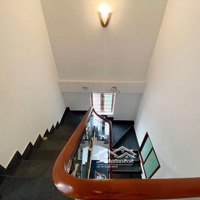 Bán Nhà 3 Tầng Phương Khê 100M2 Có Sân Cổng, Kinh Doanh Thoải Mái.