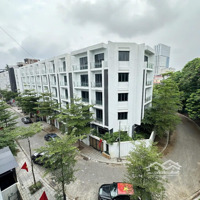 Cho Thuê 1 Phòng Ngủ Ban Công Ngay Chung Cư Goldmark City, Hồ Tùng Mậu