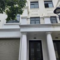 Cho thuê nguyên căn 4 tầng tại Vinhomes Marina