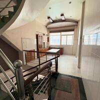 Cho thuê nhà nguyên căn 2 mặt tiền trước sau 337 Minh Phung P.2 Quận 11