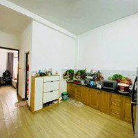 Chính Chủ Cầng Bán Căn Hộ 72M2 Tại Ngõ 49 An Dương Vương - Full Nt - Sổ Đỏ - 3,9 Tỷ Liên Hệ: 0989996523