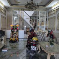 Bán Nhà 3 Tầng - 218M2 - Lê Thị Hà - Thị Trấn Hóc Môn - Giá Bán 10 Tỷ.