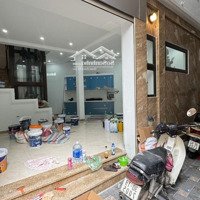 Bán Nhà Láng Hạ, Đống Đa, Hà Nội, 40M Ngõ Rộng ,Thang Máy . Giá Bán 9,9 Tỷ