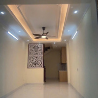 Nhà 6 Tầng Mới Koong - Ô Tô Đỗ Cửa - Vài Bước Ô Tô Tránh - Gần Trường Học - Gần Chợ - 5 Phút