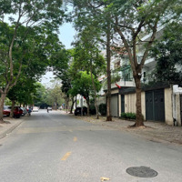 Bán Biệt Thự, Sân Vườn Bao Quanh, 215M2, Mặt Tiền 12.6M, Giá Bán 48 Tỷ