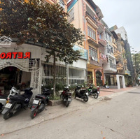 Bán Nhà Phân Lô Quận Cầu Giấy: - Diện Tích: 90M2 - Mt: 8.5M
- Nhà 5 Tầng Cũ. - Ngõ Phân Lô 2 Ô Tô Trán