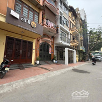 Bán Nhà Phân Lô Quận Cầu Giấy: - Diện Tích: 90M2 - Mt: 8.5M
- Nhà 5 Tầng Cũ. - Ngõ Phân Lô 2 Ô Tô Trán