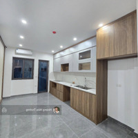 Bán Nhà Phân Lô Thái Thịnhdiện Tích55M2 5 Tầng Thang Máy - Giá Bán 15,3 Tỷ - 20M Ra Phố Liên Hệ: 0985342385