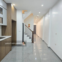 Bán Nhà Phân Lô Thái Thịnhdiện Tích55M2 5 Tầng Thang Máy - Giá Bán 15,3 Tỷ - 20M Ra Phố Liên Hệ: 0985342385