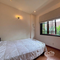 Cho Thuê Biệt Thự Biệt Lập Tại Thảo Điền, Quận 2. Diện Tích: 300M2. Giá Chỉ: 45 Triệu