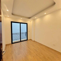 Bán Gấp Nhà Gần Phố, Lô Góc La Dương - Hà Đông. Diện Tích: 42M2X5T. Giá Bán 6,99 Tỷ