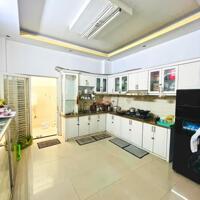 HOT! Nhà 3 lầu ST mặt tiền Đường xe tải 10m Huỳnh Tấn Phát, Quận 7