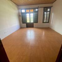 Cho thuê nhà nguyên căn 2 mặt thoáng Trung Yên 11. DT 122m x 5t, mt 5m. Giá 30tr/th.