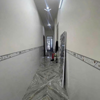 Nhà Bán Tâm Huyết. Xây Kiên Cố.
Mặt Tiền Lộ 5M2, Lề 3M2, Sân Sau 2M2 Thoát Hiểm