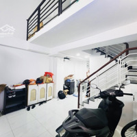Hiếm Chdv 6 Phòng - 2 Mặt Tiền Hẻm Sát Q1 - Dòng Tiền Sẵn - 4.3 X 9M - Nhỉnh 6 Tỷ